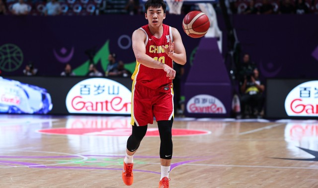 kaiyun-机会不多！王俊杰半场仅打6分45秒4中1拿到2分4篮板